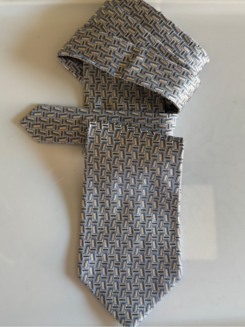 Geoffrey Beene Geometric Pattern Neck Tie in Gray and Blue 100% Silk